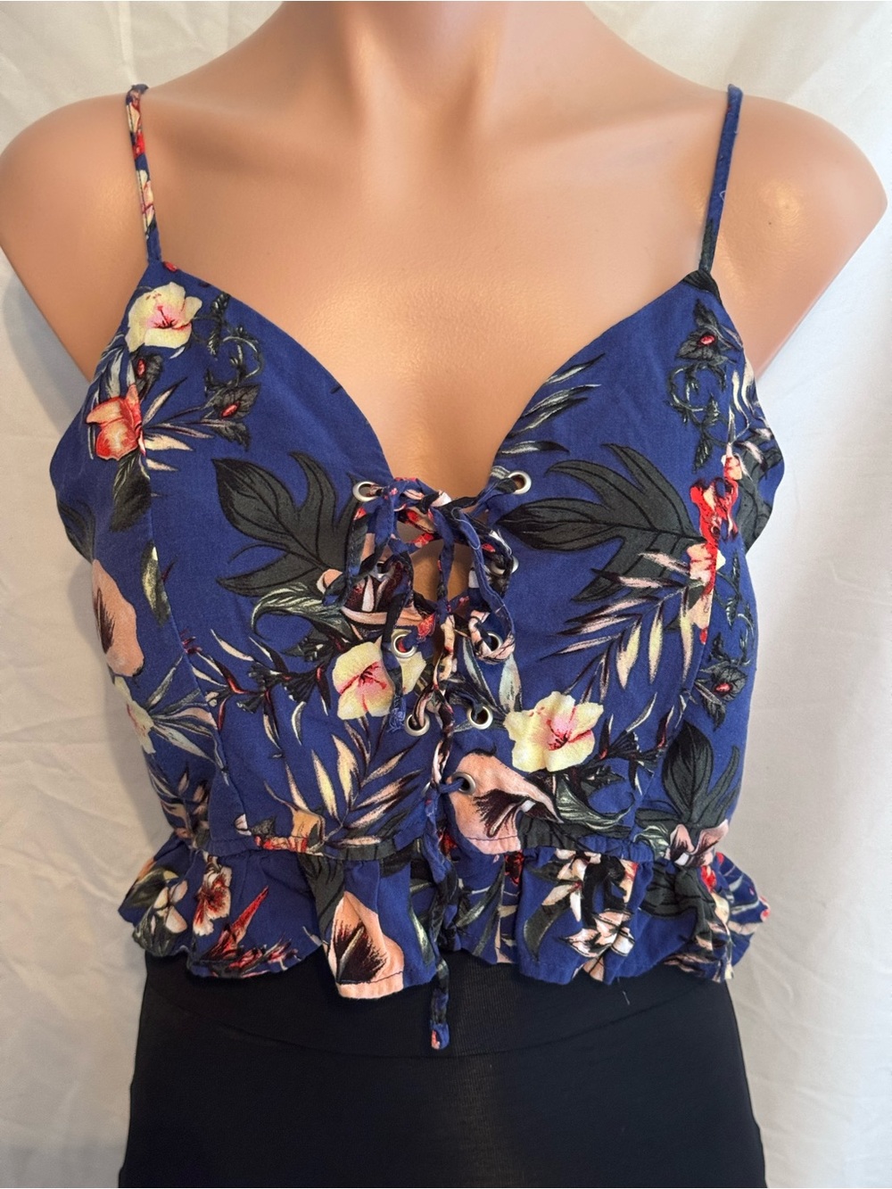 Cute Blue Tropical Floral Lace-Up Ruffle Hem Cami Top - Blue